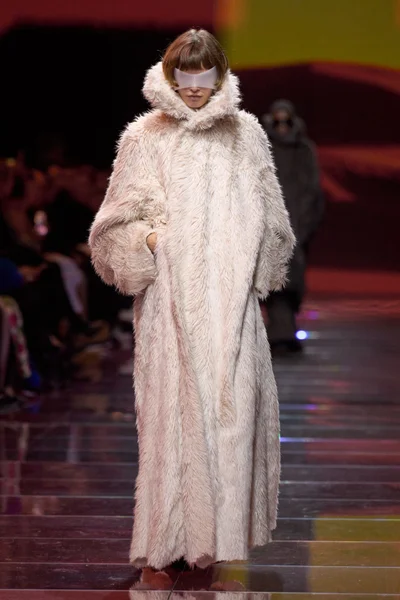 Look 5